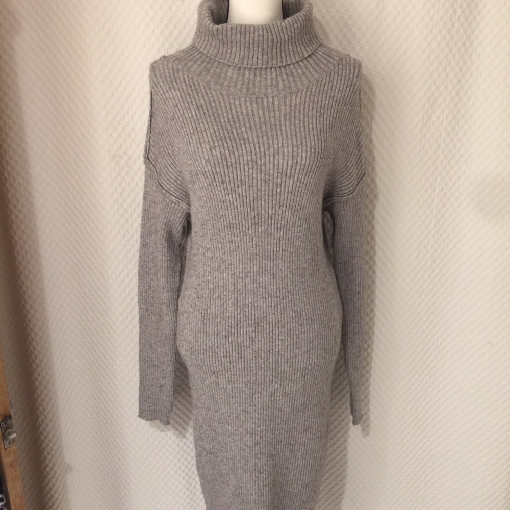Solutions! grey turtleneck dress L. #398